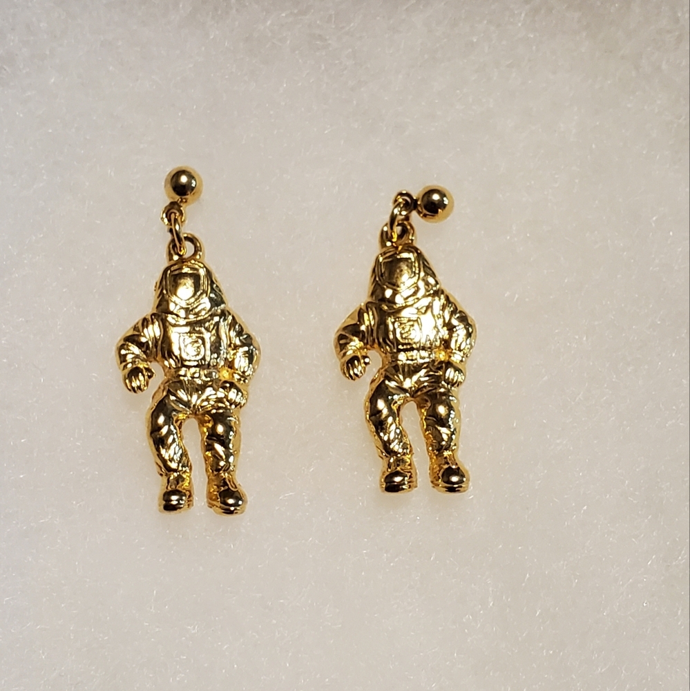 Vintage Intel Bunny Suit Gold Tone Earrings (Looks Like Astronauts)